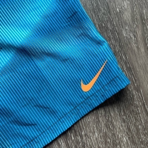 Nike swim trunks shorts. Men size 38 - Picture 2 of 10